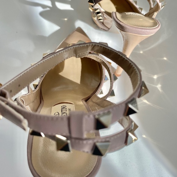 VALENTINO GARAVANI Rockstud Patent Leather Strap Pumps - Picture 8 of 11